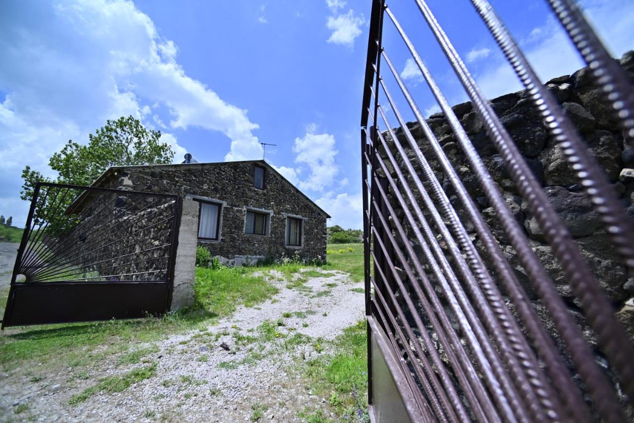 Sevan Tarsus Guesthouse Tsovazard Exterior photo